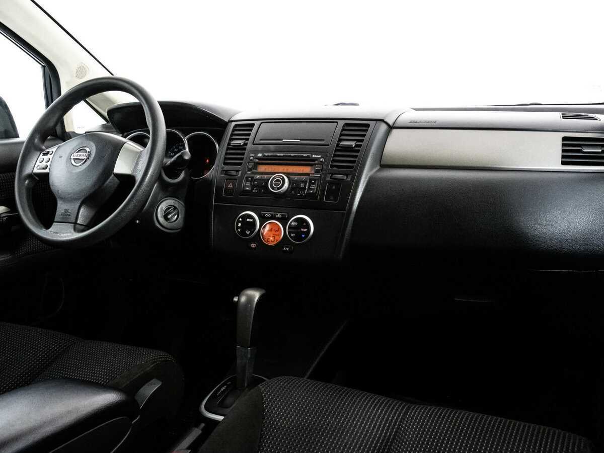 Nissan Tiida с пробегом — 2011 год. Фото: #6
