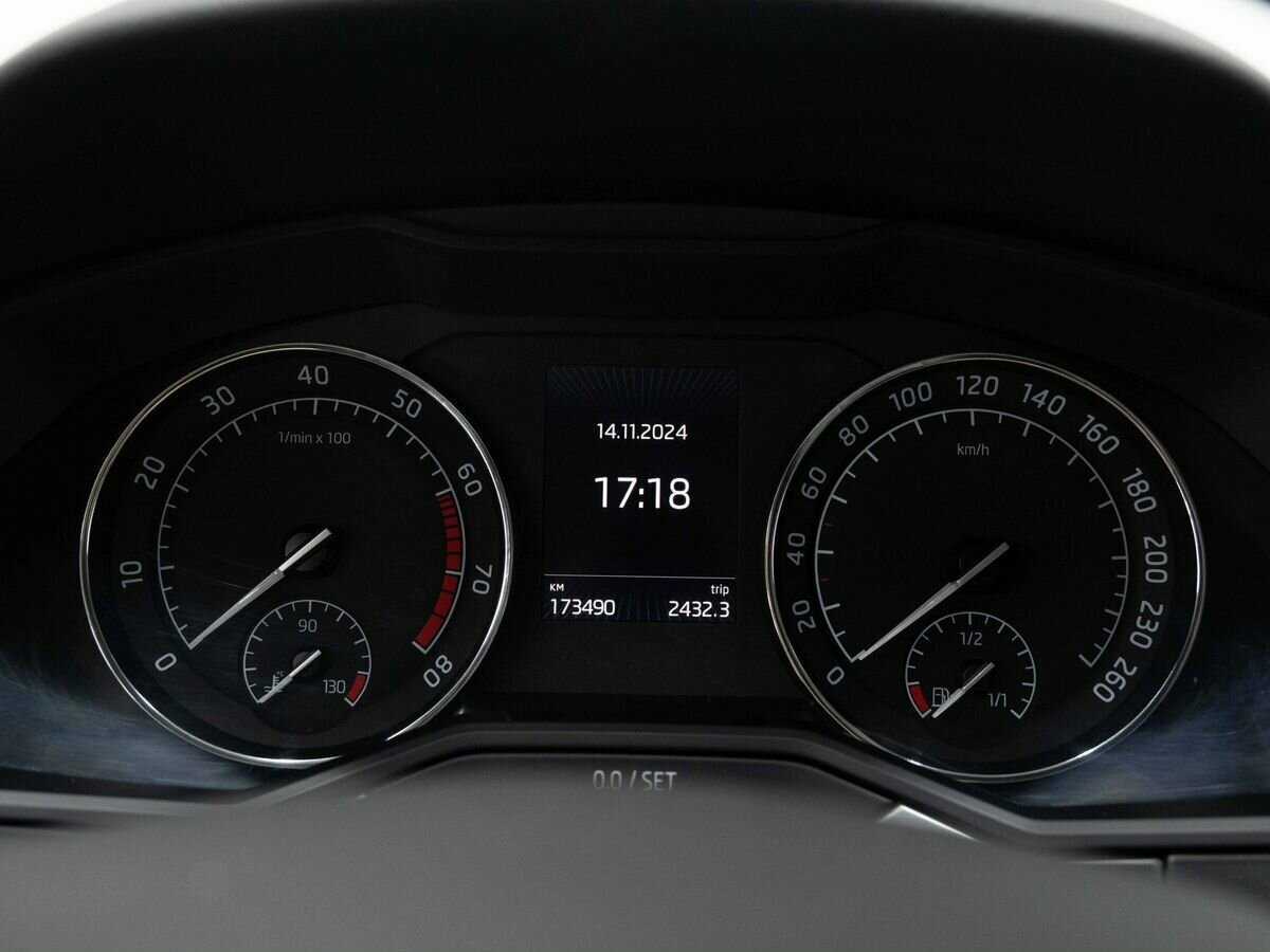 Skoda Superb с пробегом — 2016 год. Фото: #13