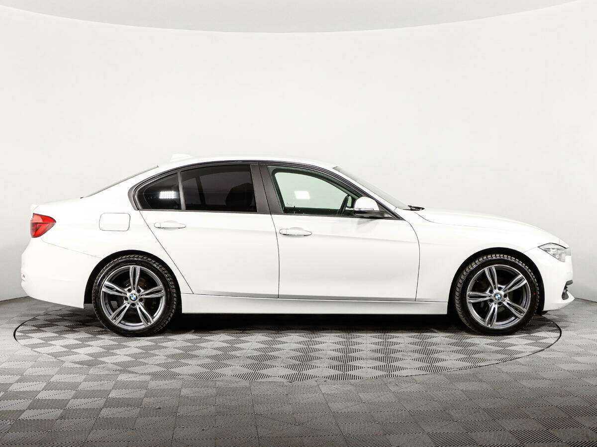 BMW 3 серии с пробегом — 2015 год. Фото: #3