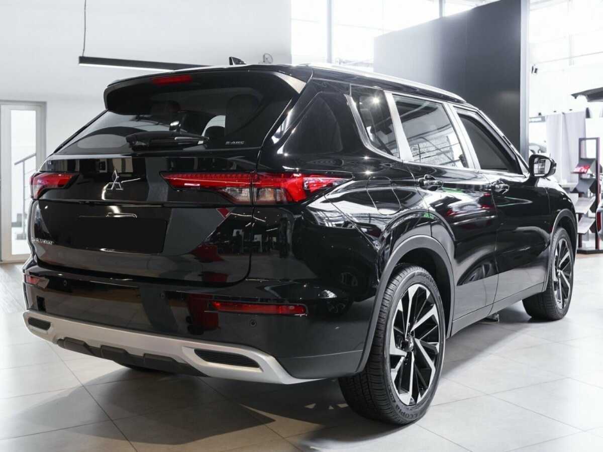 Mitsubishi Outlander с пробегом — 2022 год. Фото: #4