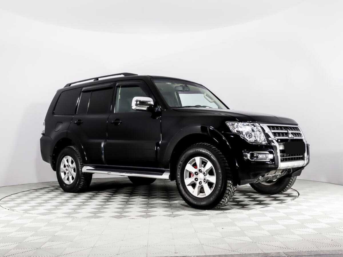 Mitsubishi Pajero с пробегом — 2015 год. Фото: #2