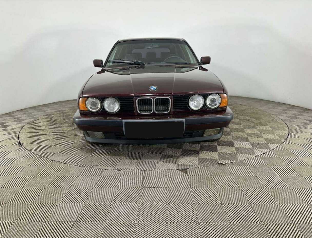 BMW 5 серии с пробегом — 1993 год. Фото: #1