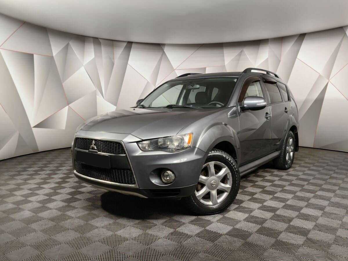 Mitsubishi Outlander с пробегом — 2011 год. Фото: #0