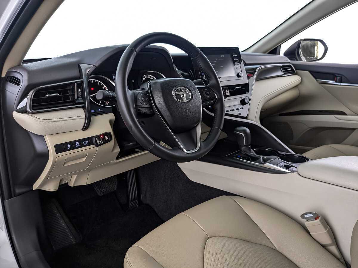 Toyota Camry с пробегом — 2022 год. Фото: #10