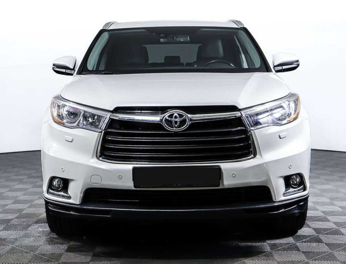 Toyota Highlander с пробегом — 2015 год. Фото: #1