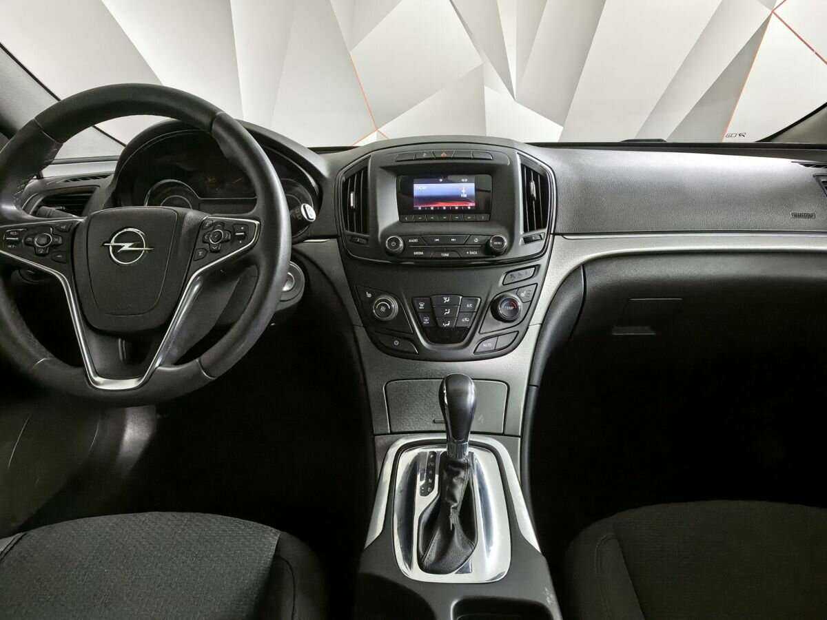 Opel Insignia с пробегом — 2014 год. Фото: #10