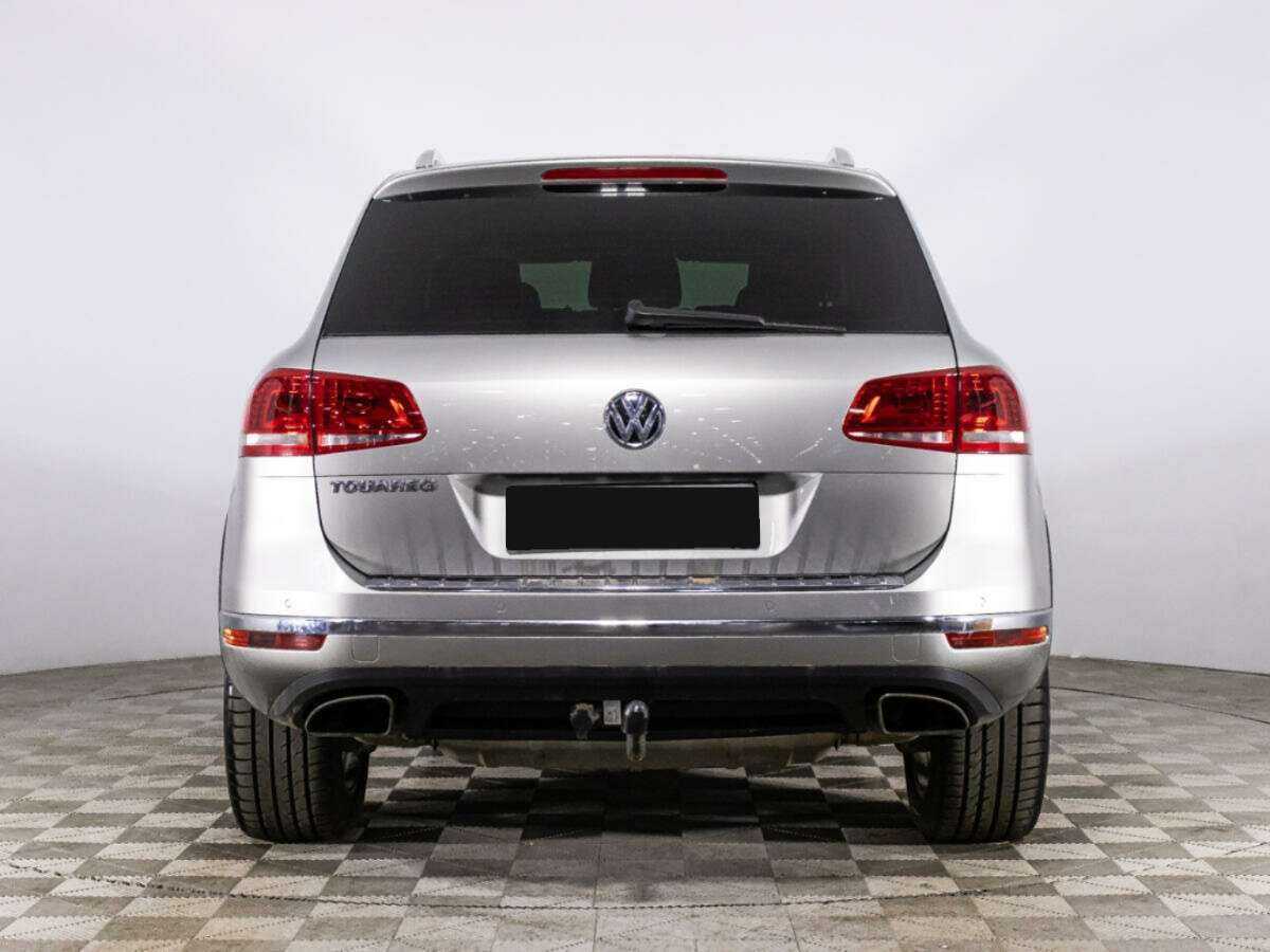 Volkswagen Touareg с пробегом — 2015 год. Фото: #4