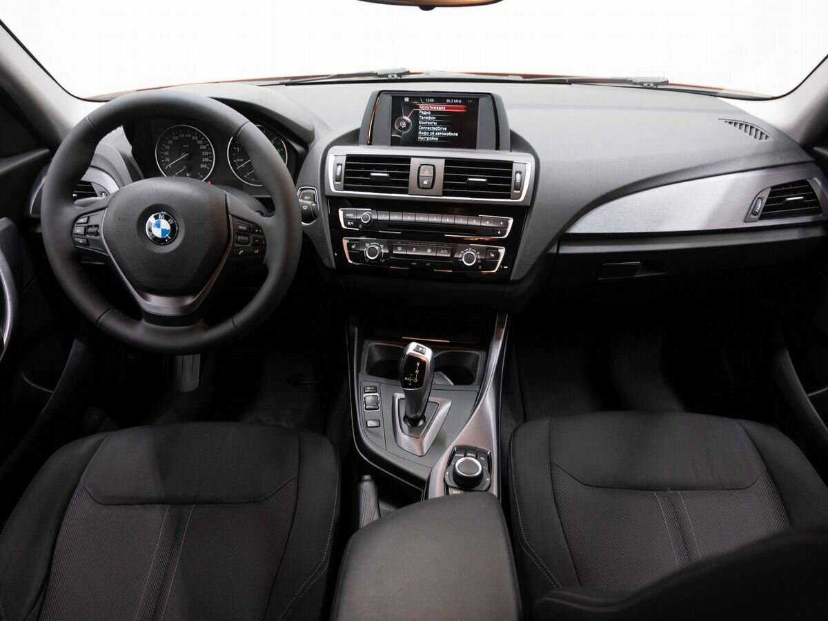 BMW 1 серии с пробегом — 2017 год. Фото: #12