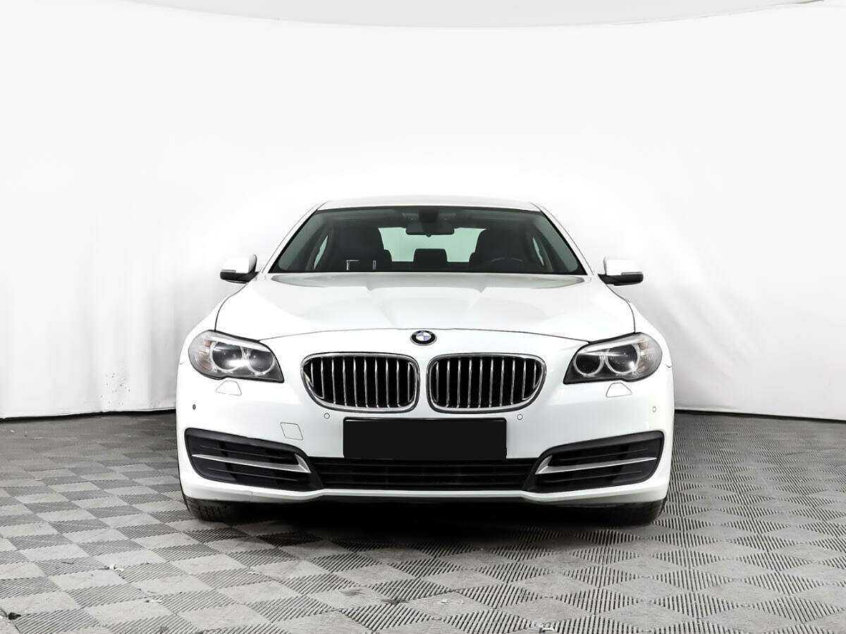 BMW 5 серии с пробегом — 2015 год. Фото: #1