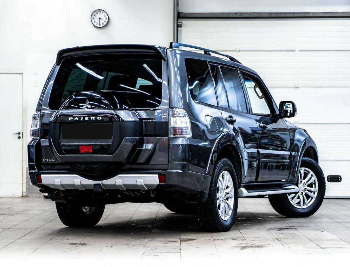 Mitsubishi Pajero с пробегом — 2014 год. Фото: #2