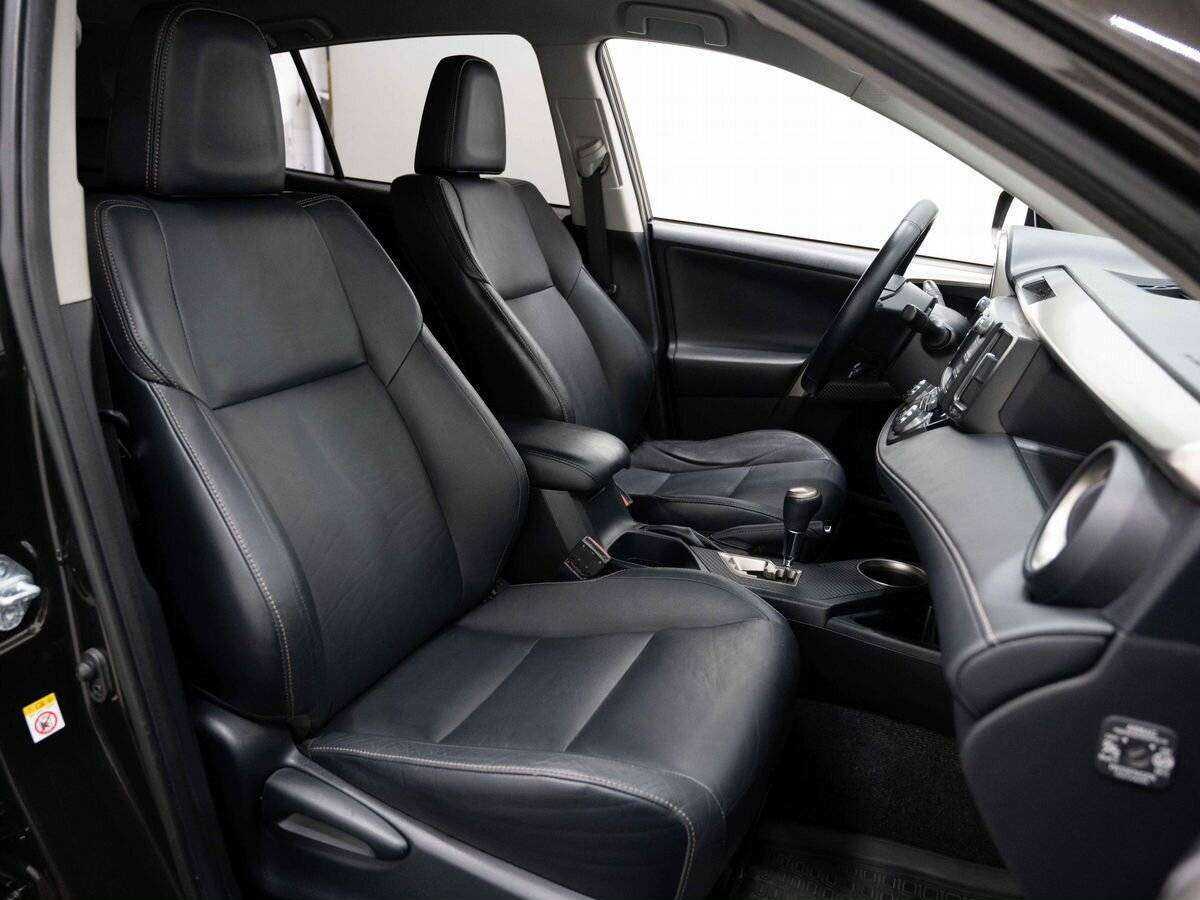 Toyota RAV4 с пробегом — 2014 год. Фото: #11