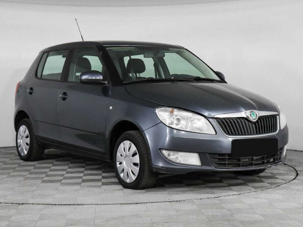 Skoda Fabia с пробегом — 2011 год. Фото: #1