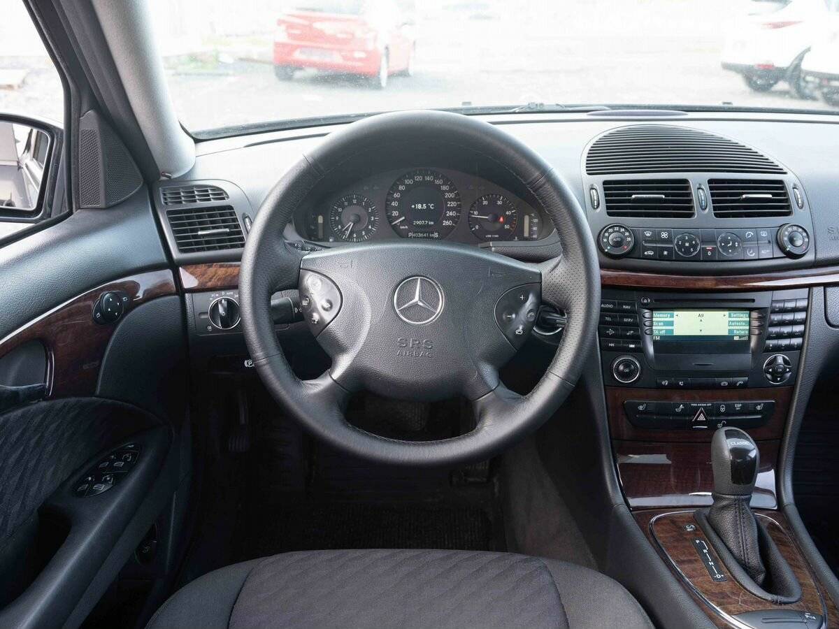 Mercedes-Benz E-Класс с пробегом — 2004 год. Фото: #14