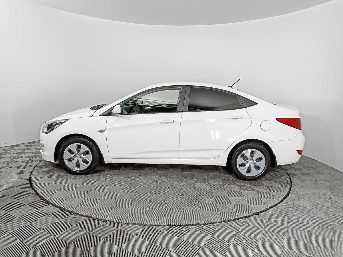 Hyundai Solaris с пробегом — 2016 год. Фото: #7
