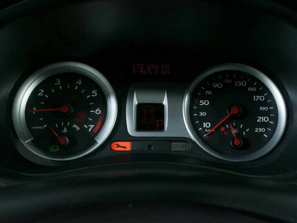 Renault Clio с пробегом — 2007 год. Фото: #11