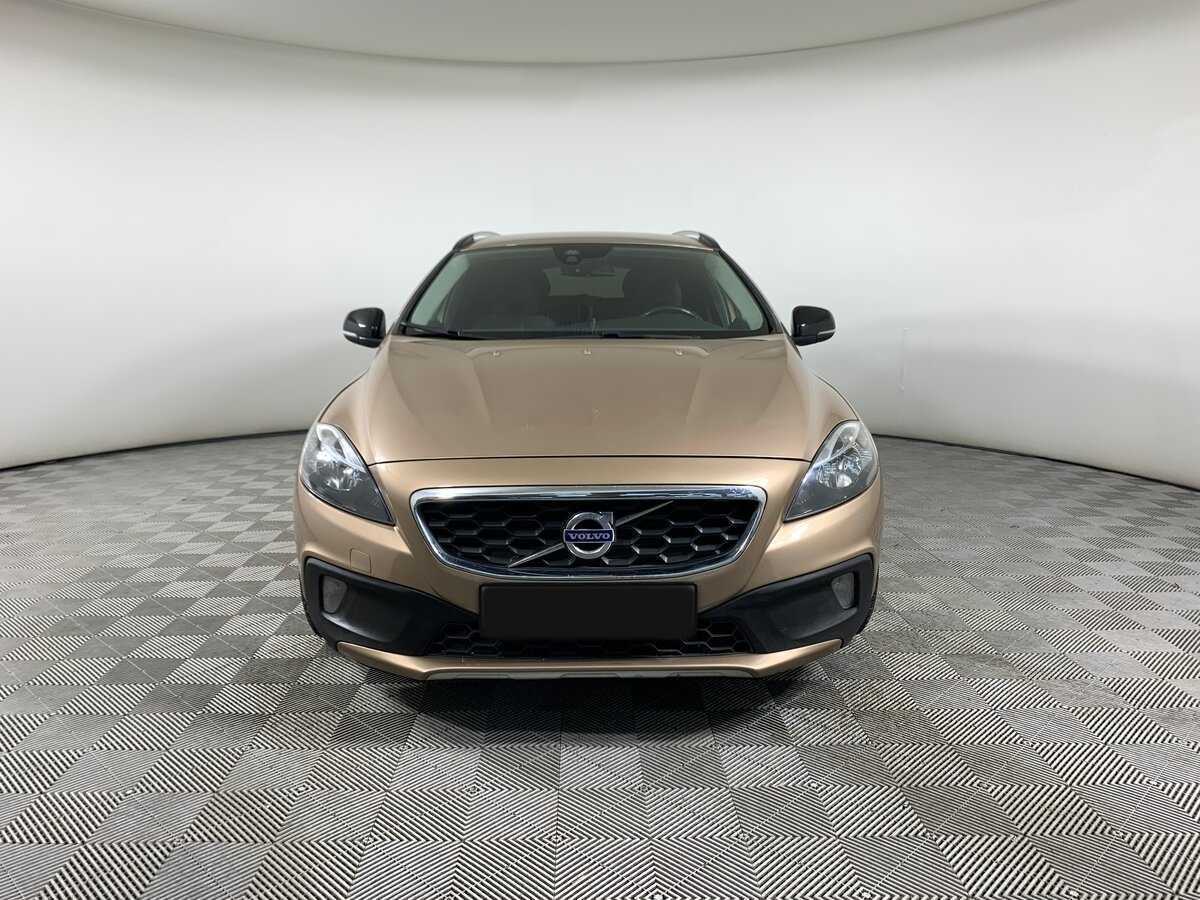 Volvo V40 с пробегом — 2015 год. Фото: #1