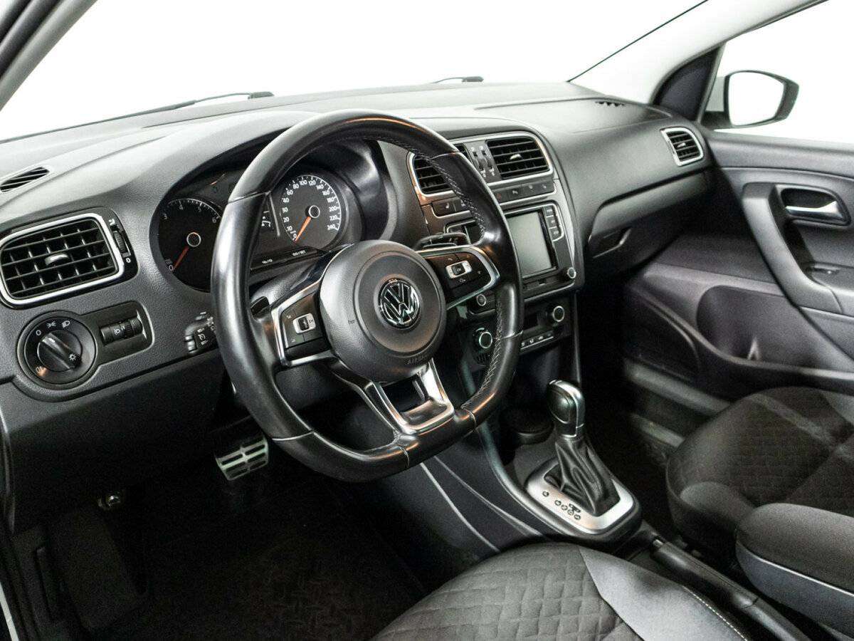 Volkswagen Polo с пробегом — 2018 год. Фото: #10