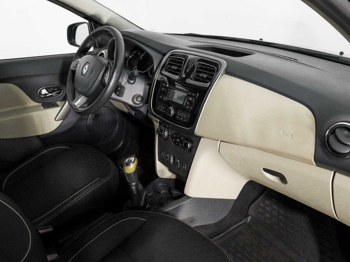 Renault Logan с пробегом — 2016 год. Фото: #10