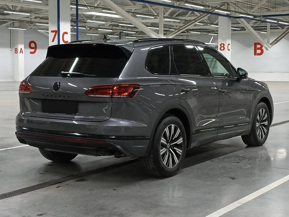 Volkswagen Touareg с пробегом — 2022 год. Фото: #4