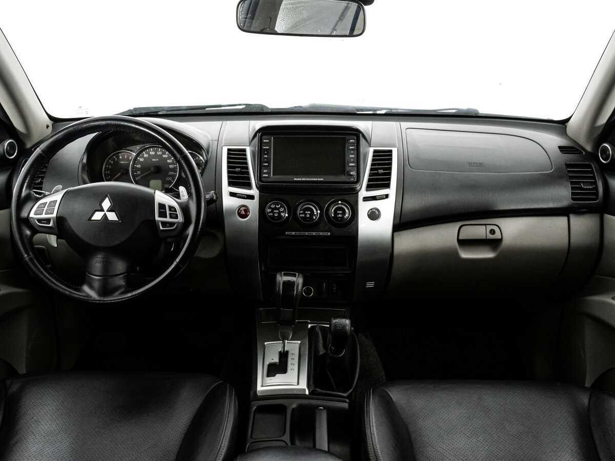 Mitsubishi Pajero Sport с пробегом — 2010 год. Фото: #6