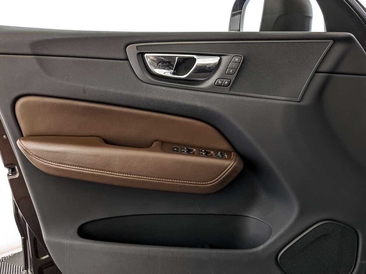 Volvo XC60 с пробегом — 2018 год. Фото: #13