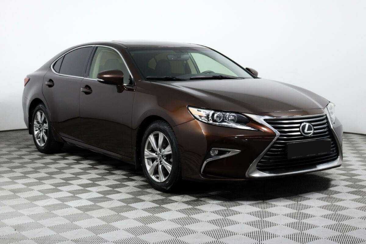 Lexus ES с пробегом — 2016 год. Фото: #2