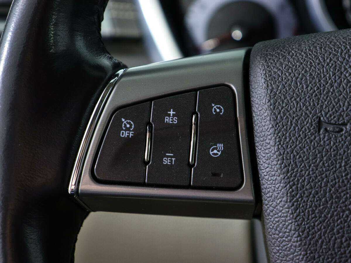 Cadillac SRX с пробегом — 2011 год. Фото: #23