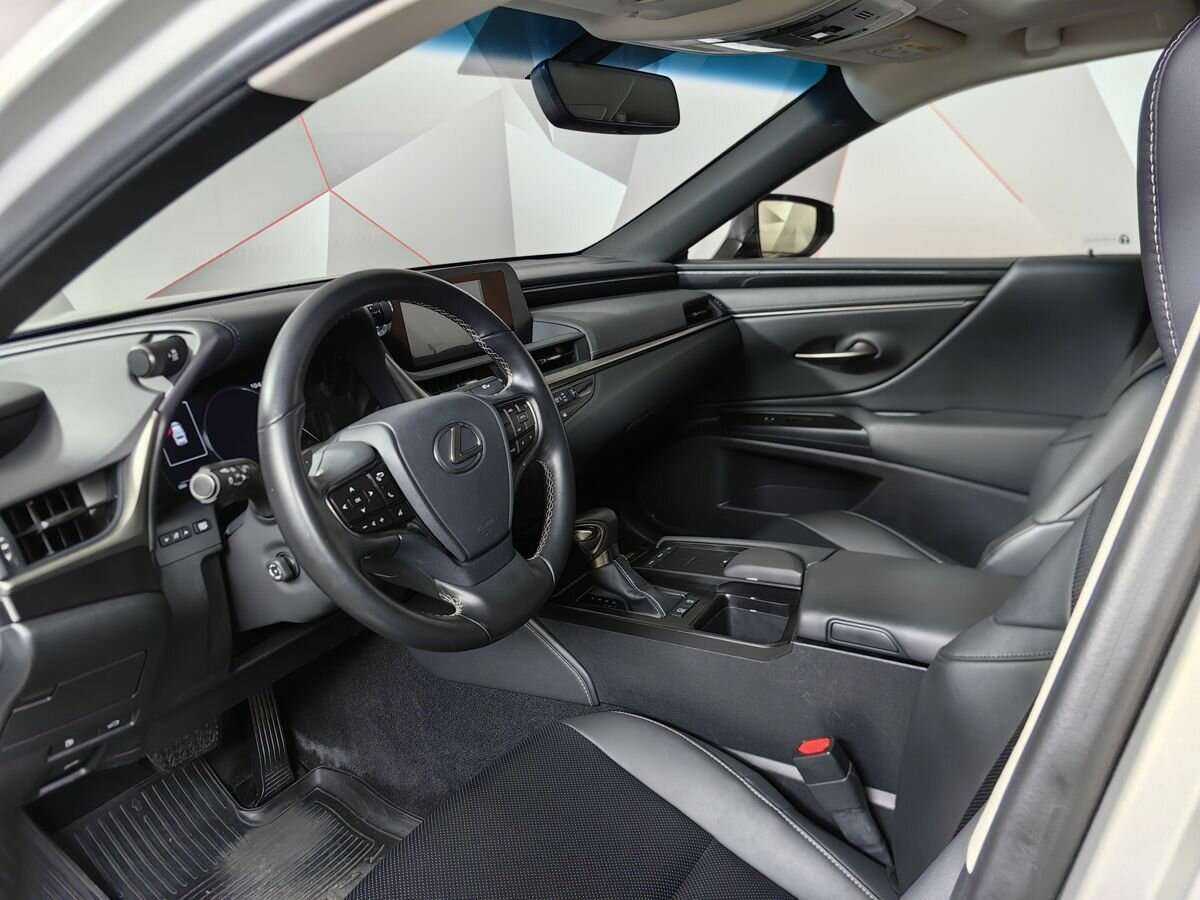 Lexus ES с пробегом — 2020 год. Фото: #12