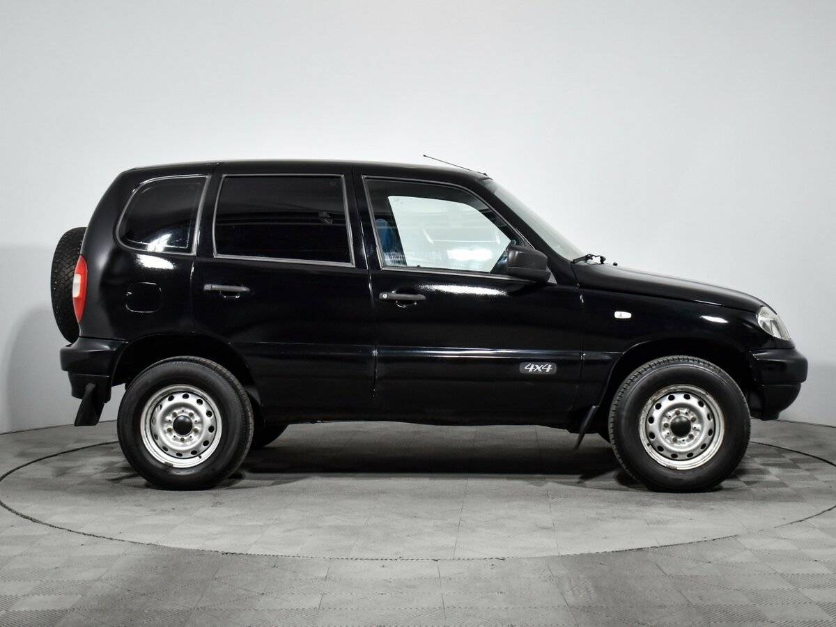 Chevrolet Niva с пробегом — 2005 год. Фото: #3