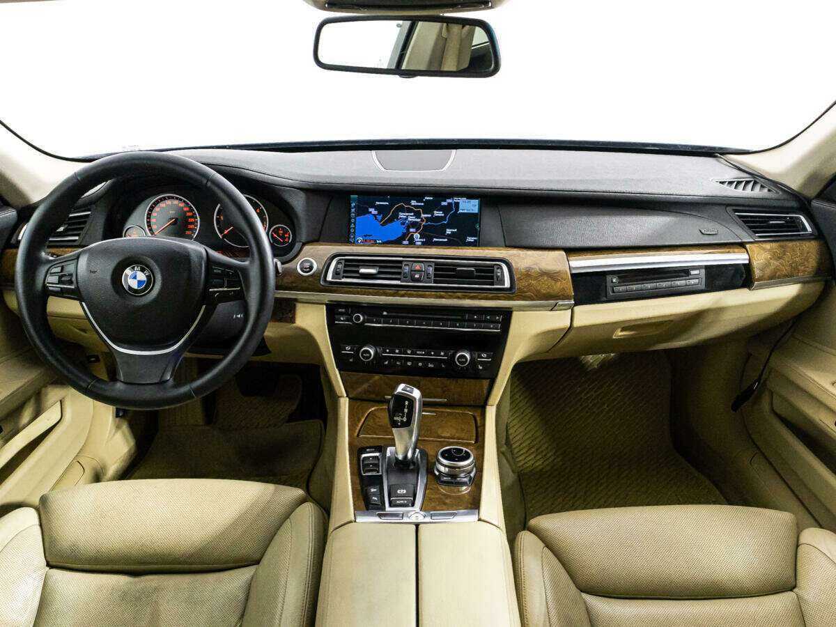 BMW 7 серии с пробегом — 2011 год. Фото: #12