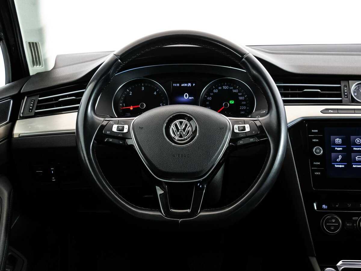 Volkswagen Passat с пробегом — 2018 год. Фото: #8