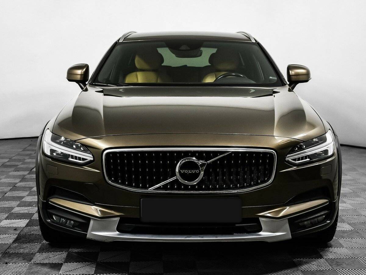 Volvo V90 Cross Country с пробегом — 2017 год. Фото: #1