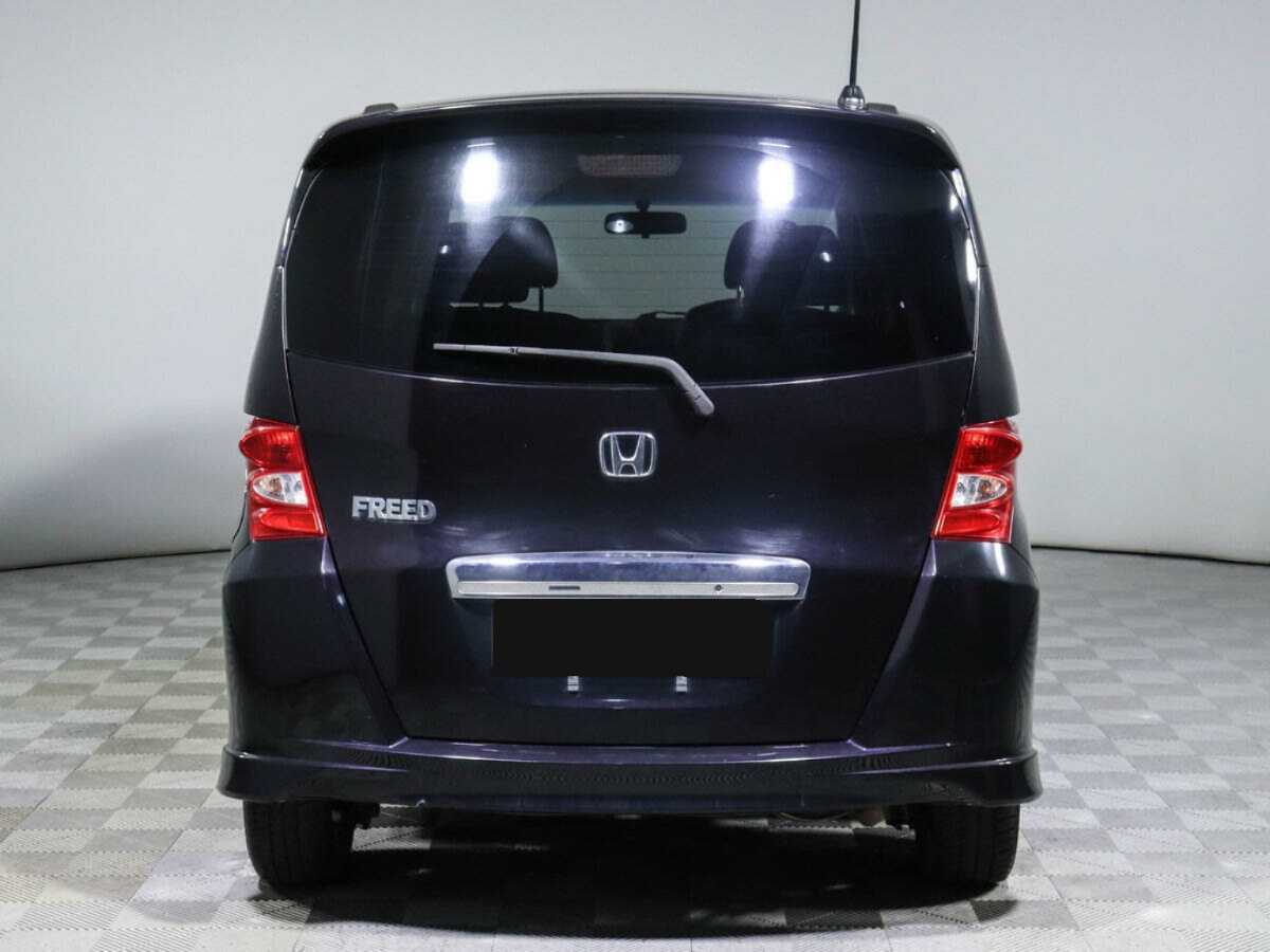 Honda Freed с пробегом — 2011 год. Фото: #5