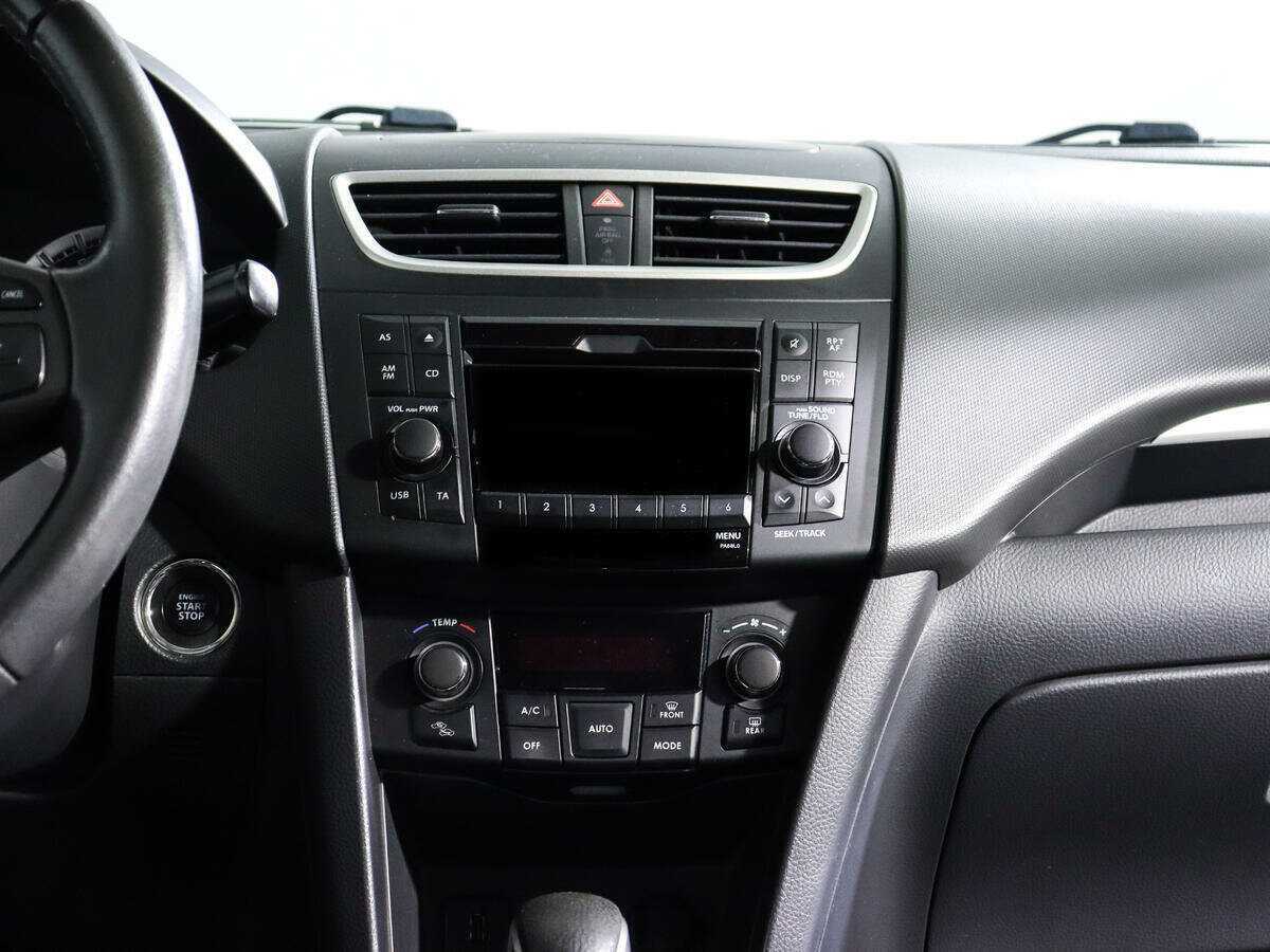 Suzuki Swift с пробегом — 2011 год. Фото: #10