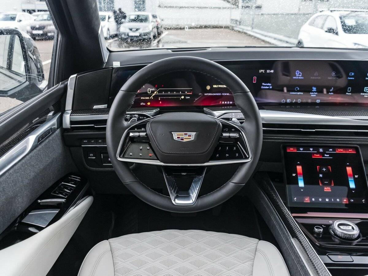 Cadillac Escalade-V с пробегом — 2025 год. Фото: #16
