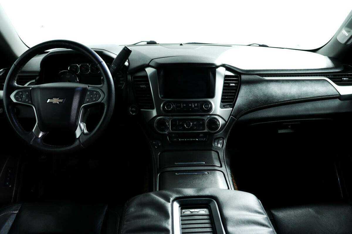 Chevrolet Tahoe с пробегом — 2016 год. Фото: #9