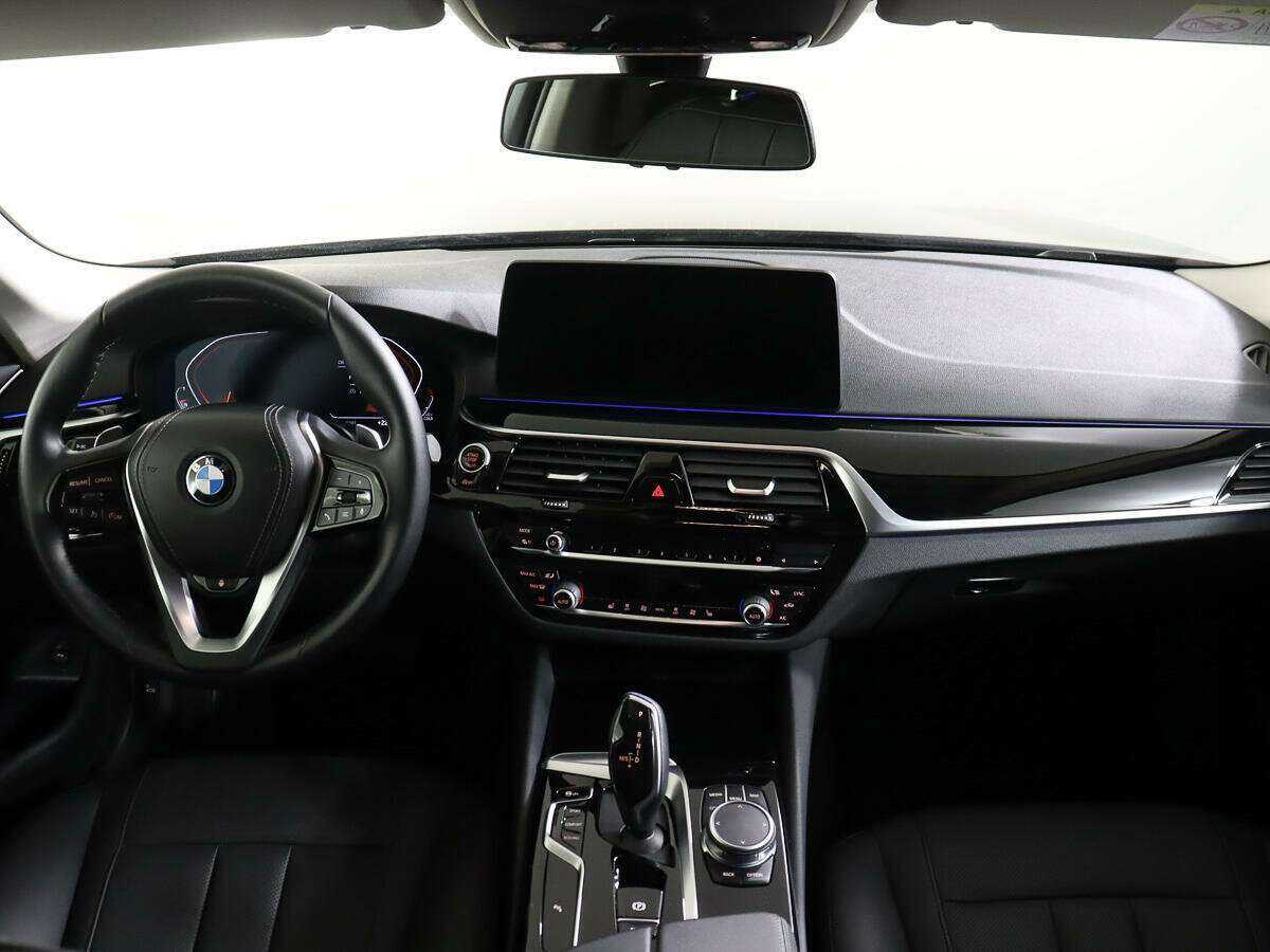 BMW 5 серии с пробегом — 2021 год. Фото: #10
