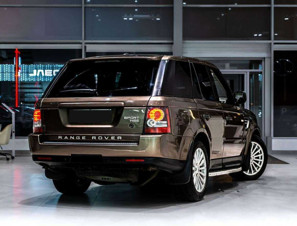 Land Rover Range Rover Sport с пробегом — 2010 год. Фото: #2