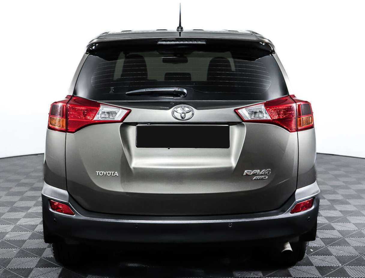 Toyota RAV4 с пробегом — 2013 год. Фото: #4