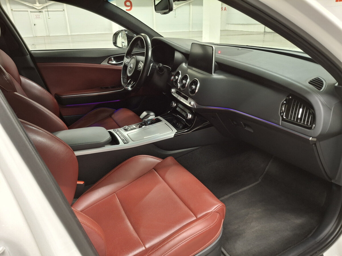 Kia Stinger с пробегом — 2019 год. Фото: #10