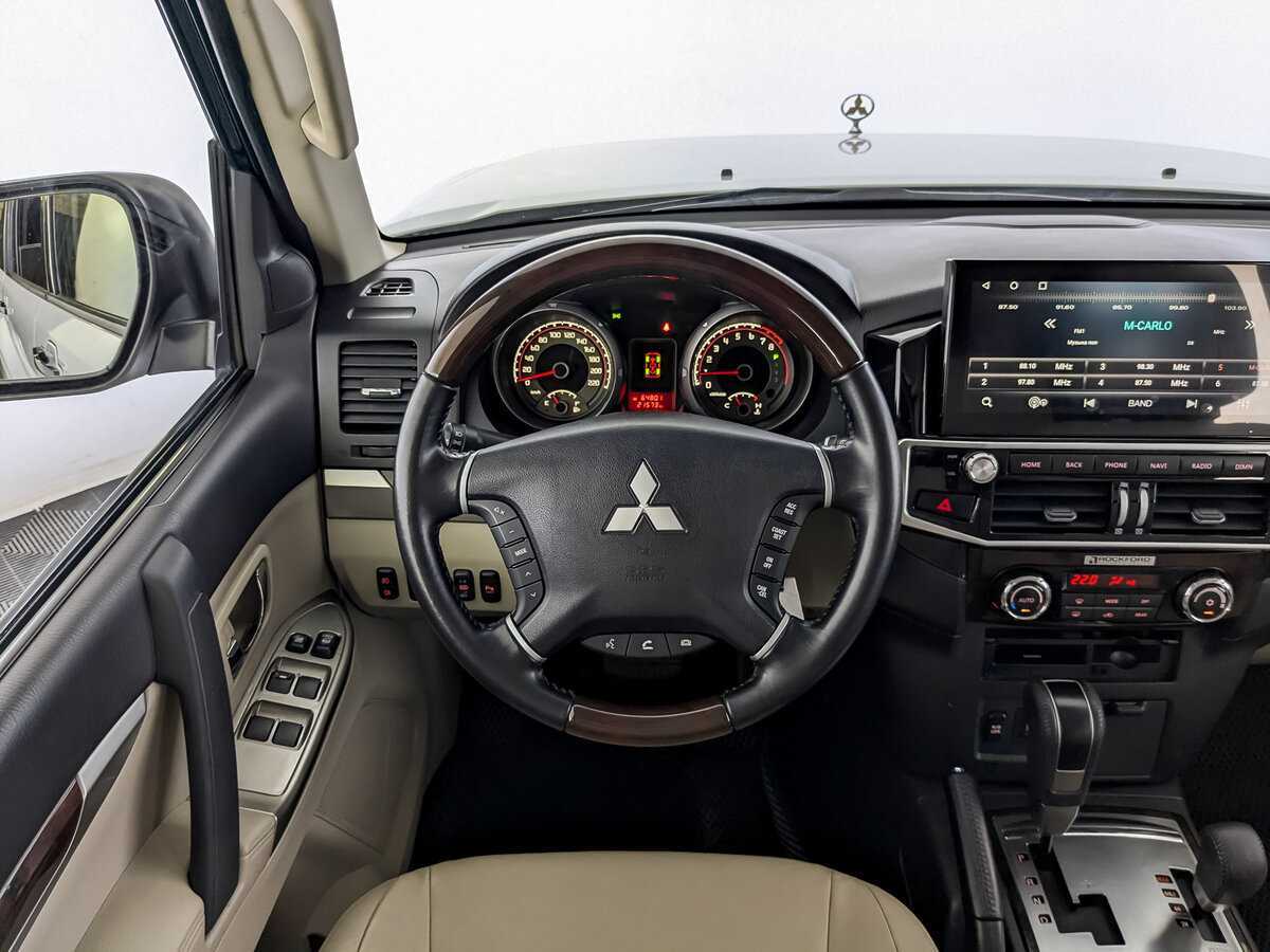 Mitsubishi Pajero с пробегом — 2019 год. Фото: #21