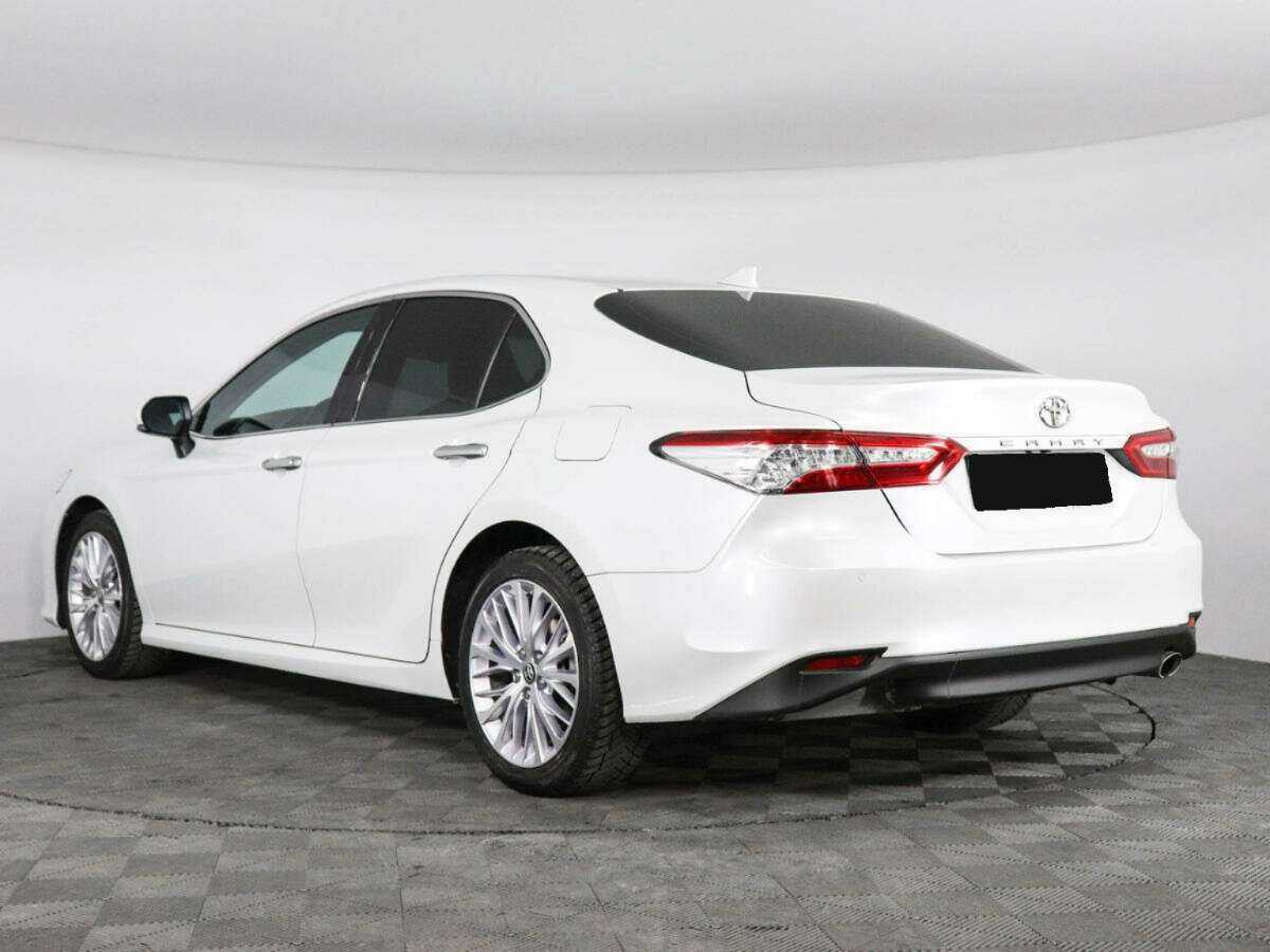 Toyota Camry с пробегом — 2020 год. Фото: #5