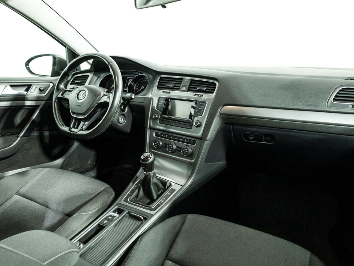 Volkswagen Golf с пробегом — 2013 год. Фото: #8
