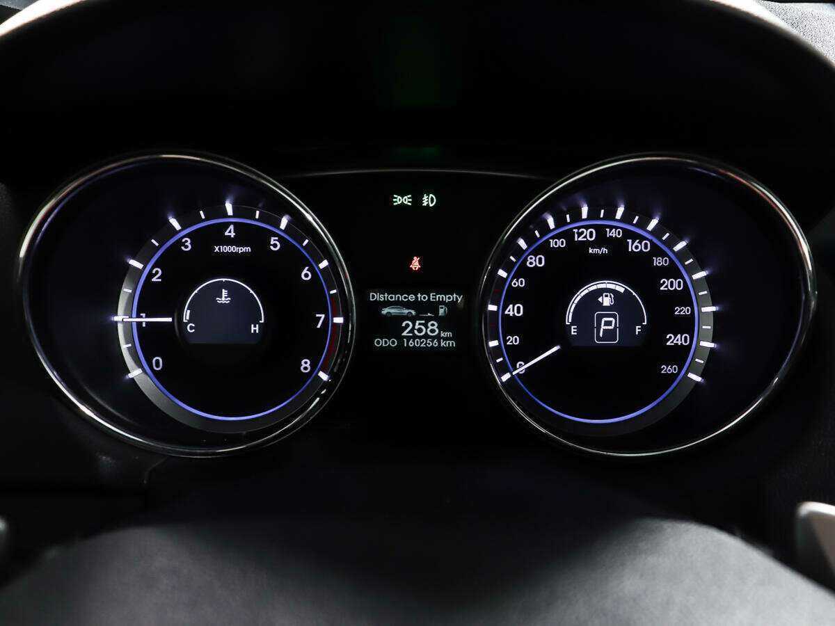 Hyundai Sonata с пробегом — 2011 год. Фото: #13
