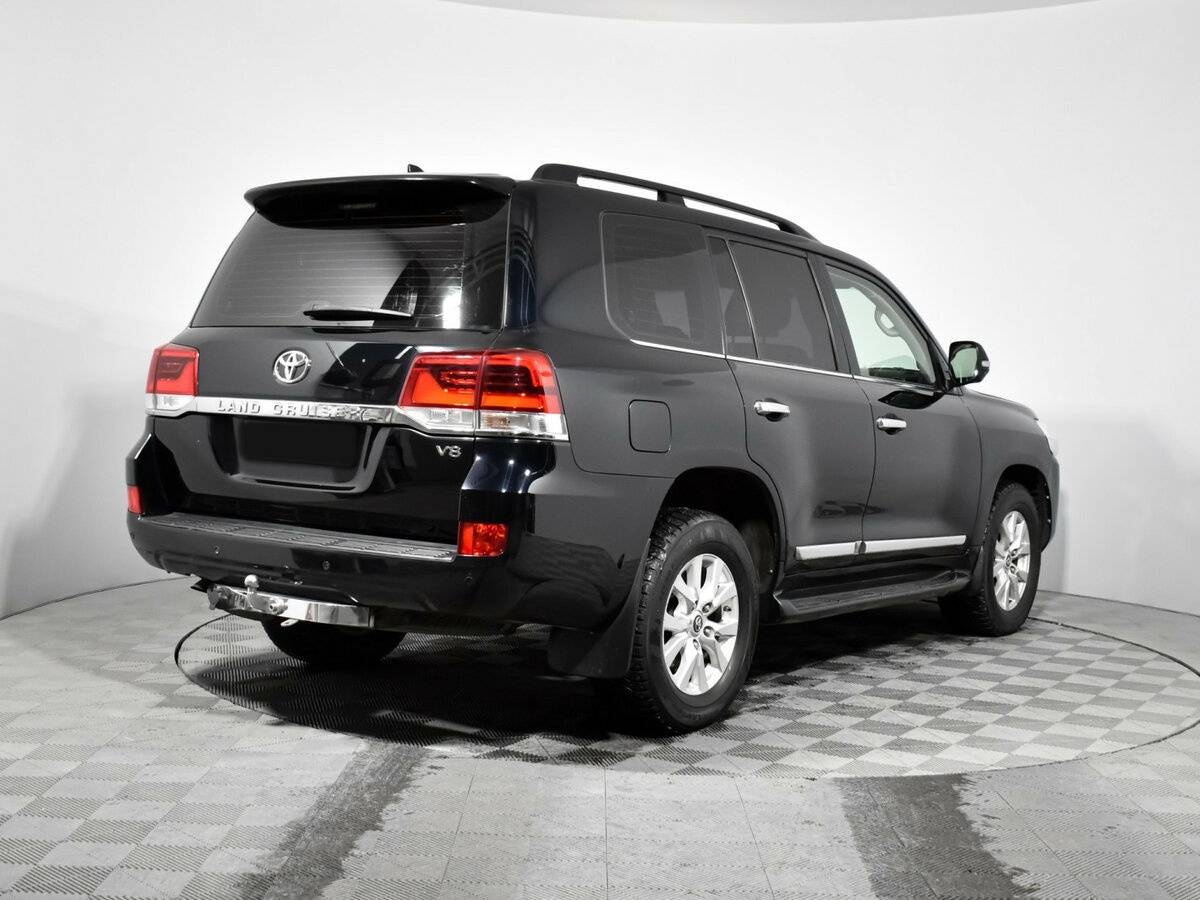 Toyota Land Cruiser с пробегом — 2015 год. Фото: #3