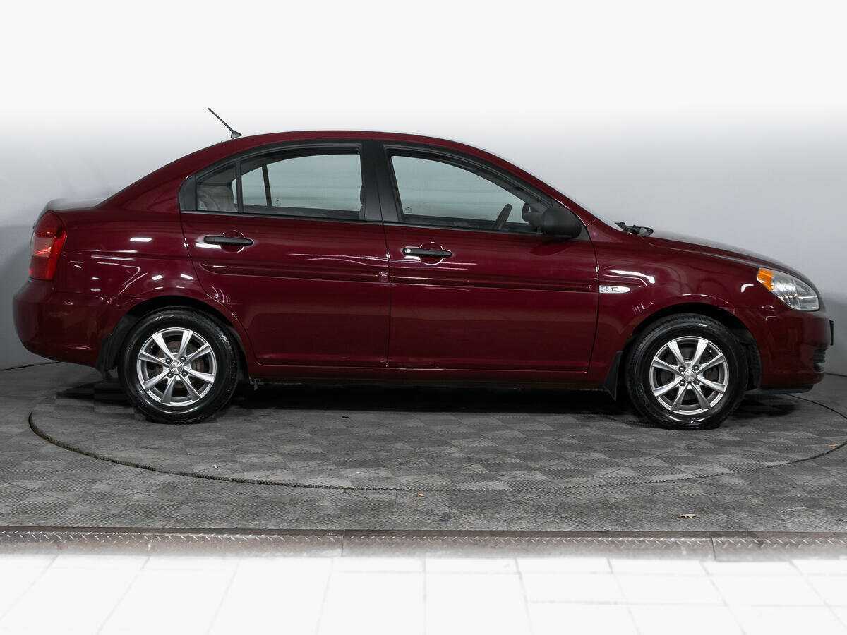 Hyundai Verna с пробегом — 2007 год. Фото: #3