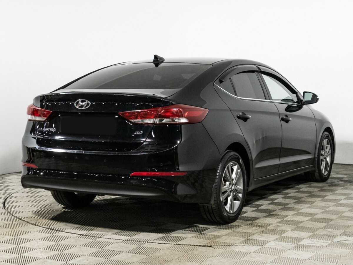 Hyundai Elantra с пробегом — 2017 год. Фото: #4