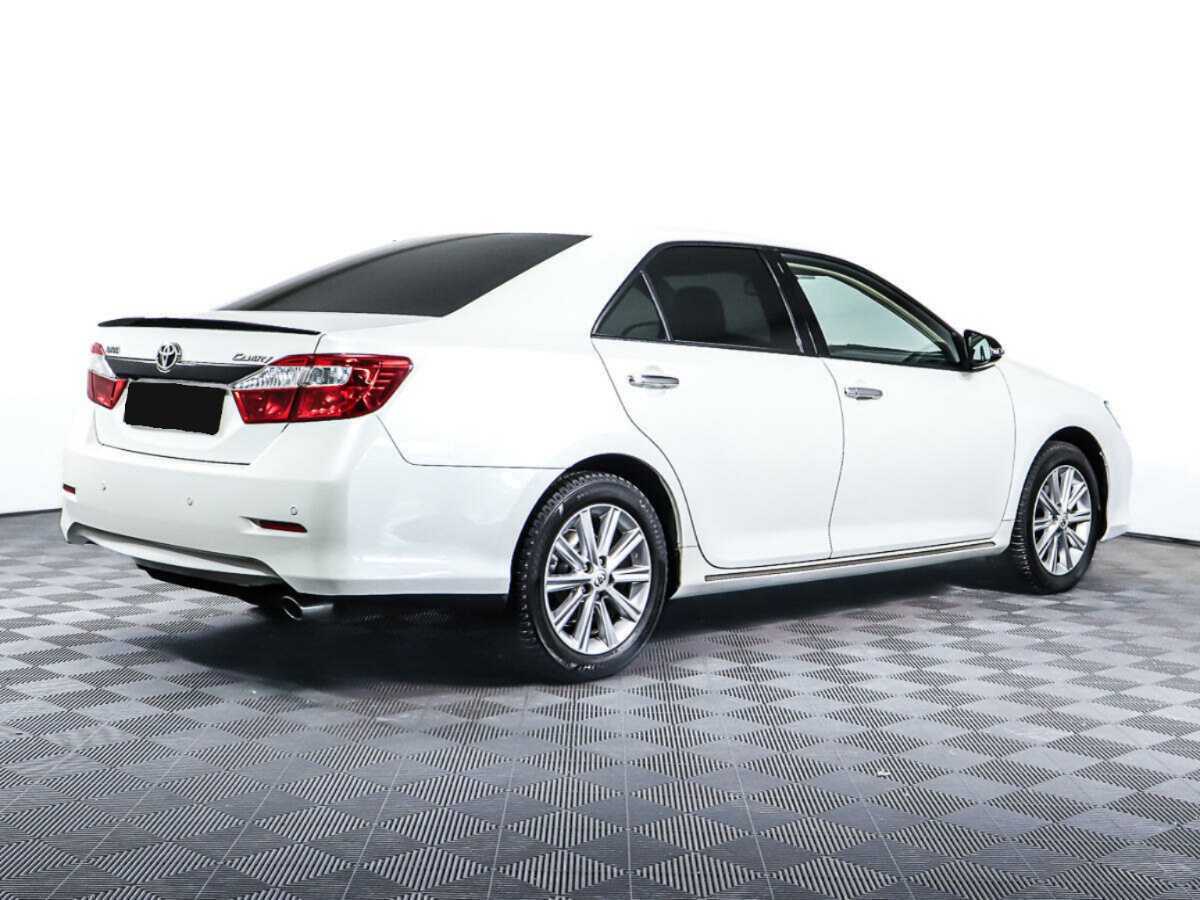 Toyota Camry с пробегом — 2014 год. Фото: #4