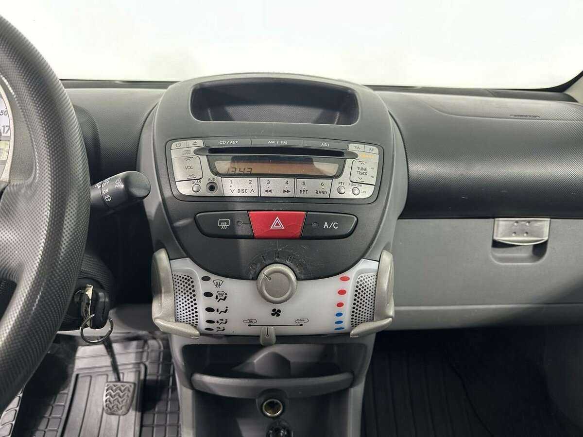 Toyota Aygo с пробегом — 2008 год. Фото: #11