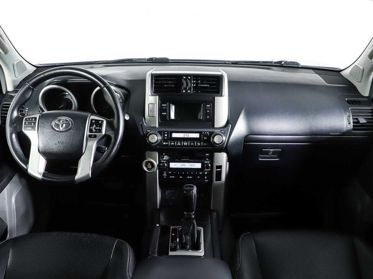 Toyota Land Cruiser Prado с пробегом — 2010 год. Фото: #10